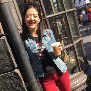 Meet your Posher, Mia